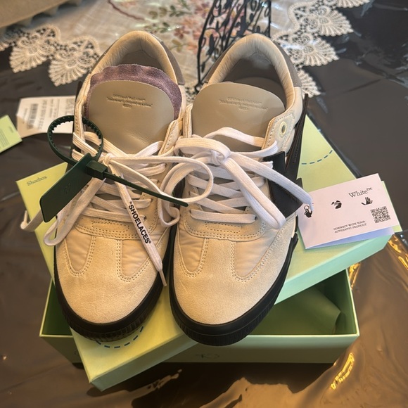 SOLDDD. NWT Off White Sneakers - Picture 3 of 13